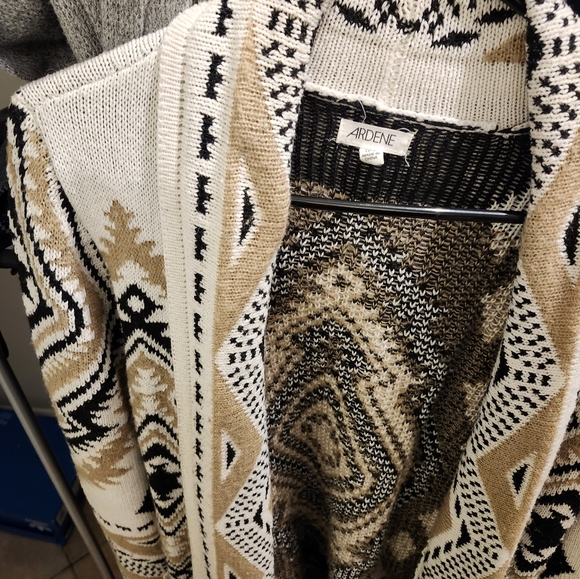 Designed cardigan - Picture 4 of 6